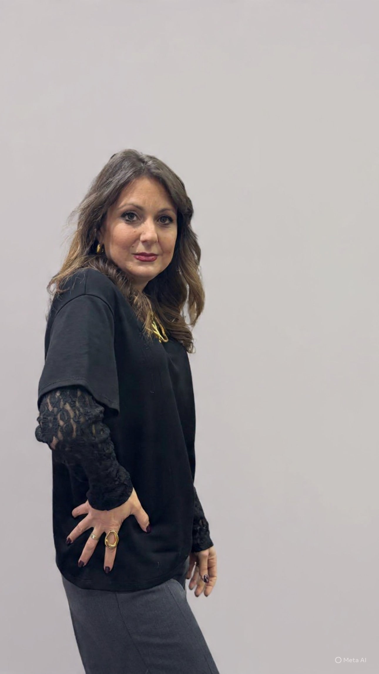 Felpa nera con manica pizzo