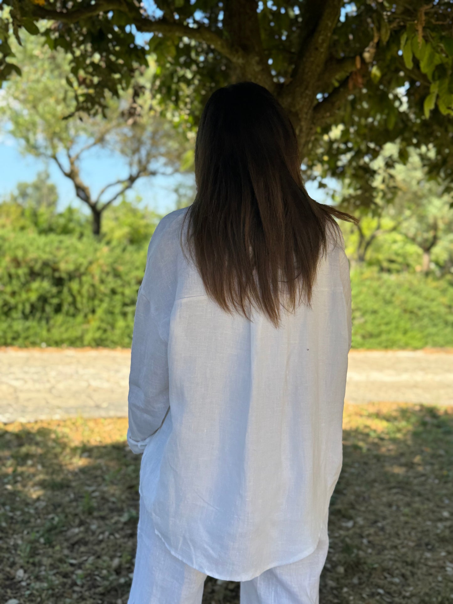 Camicia bianca con tascone in lino