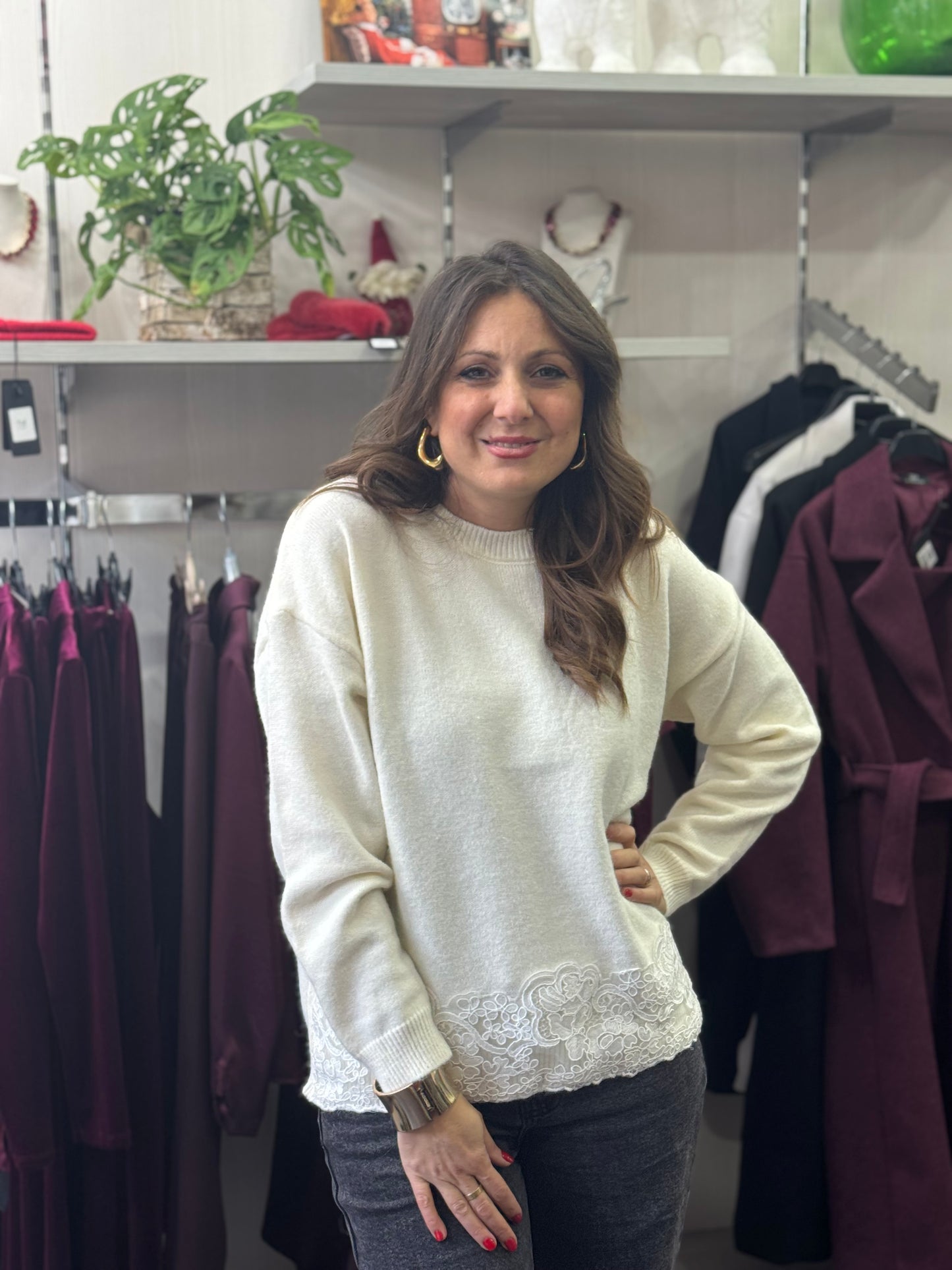 Maglioncino con pizzo panna