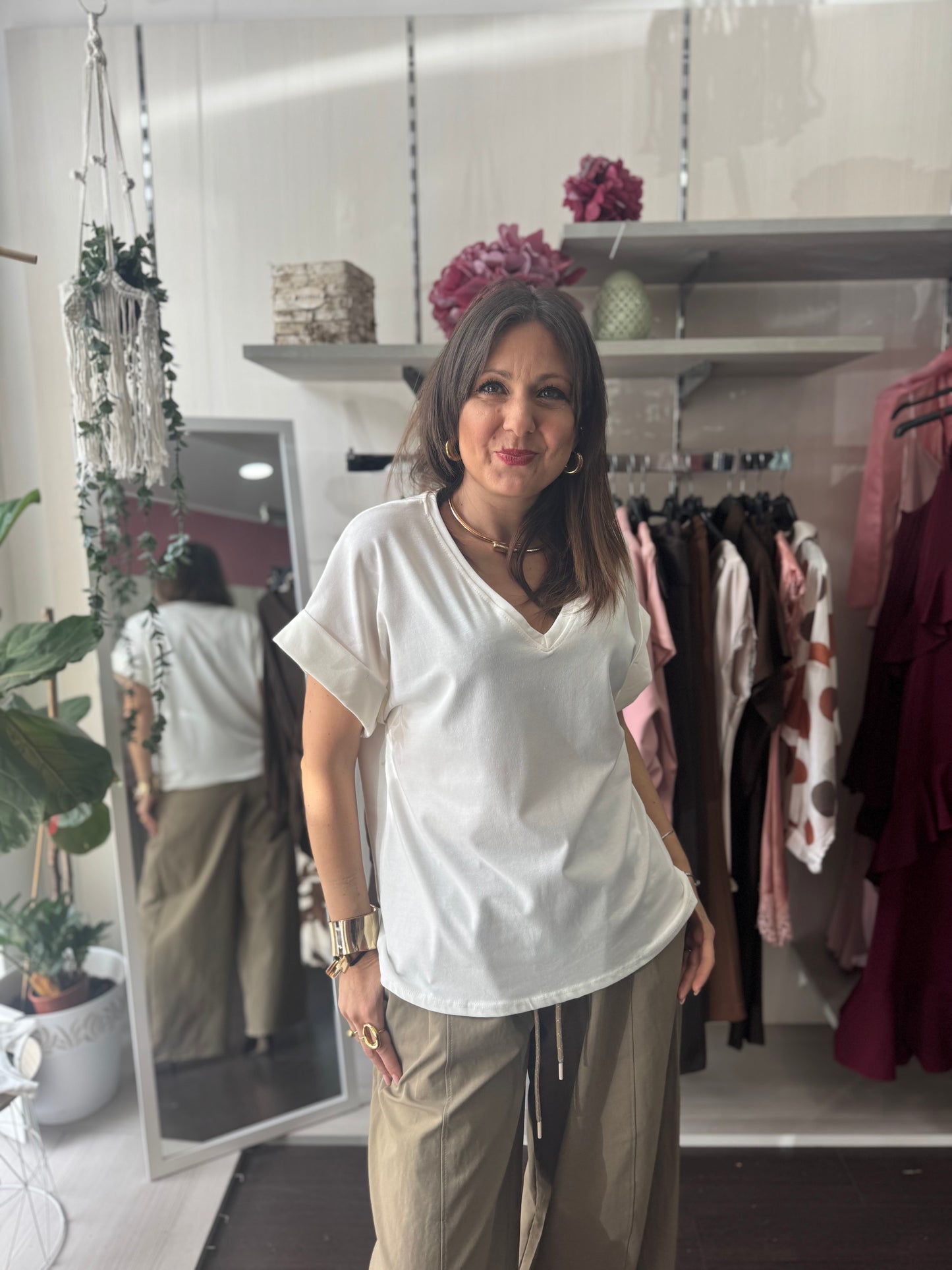 T-shirt basic bianca scollo a V