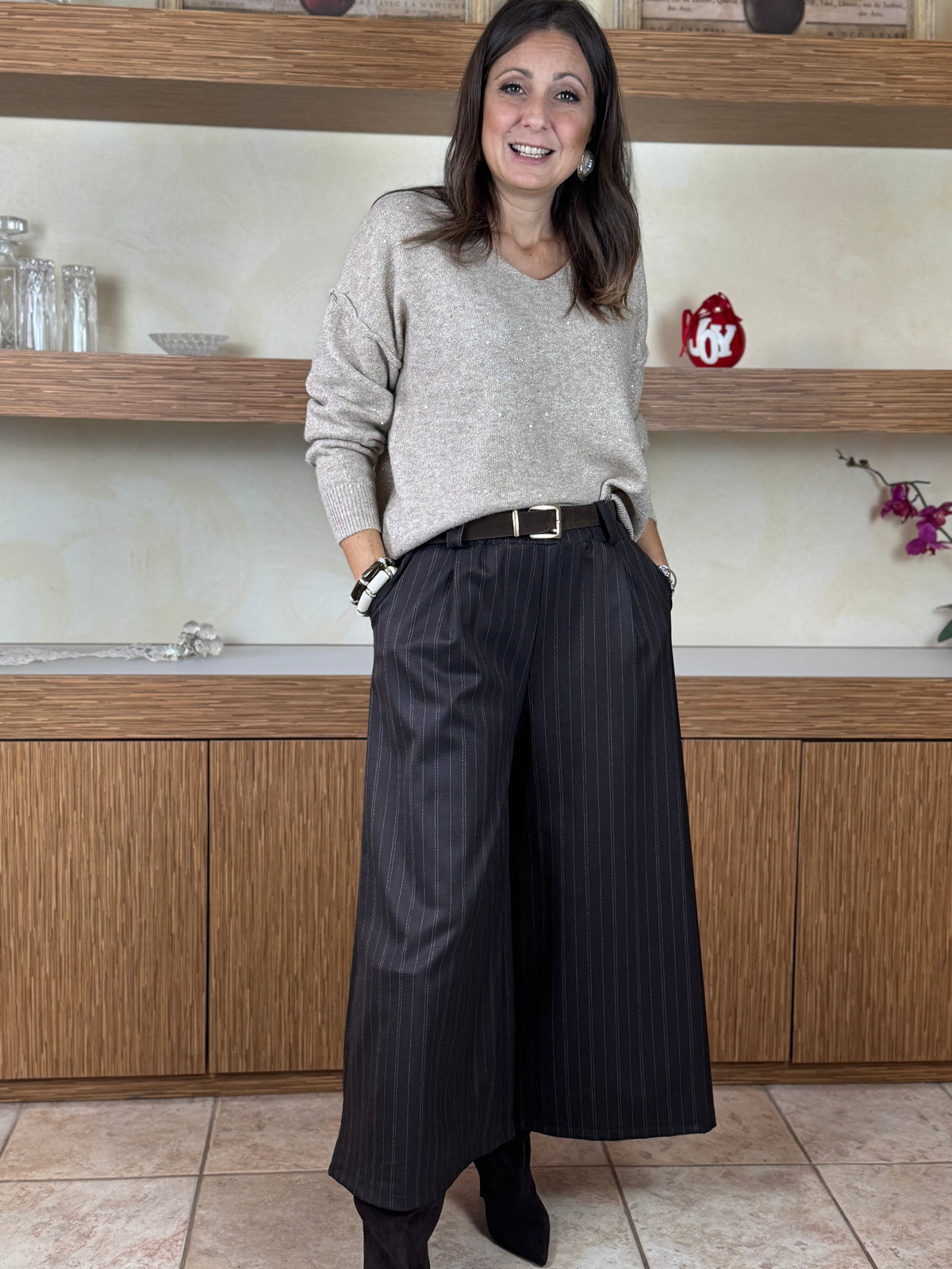 Pantalone gessato marrone cropped