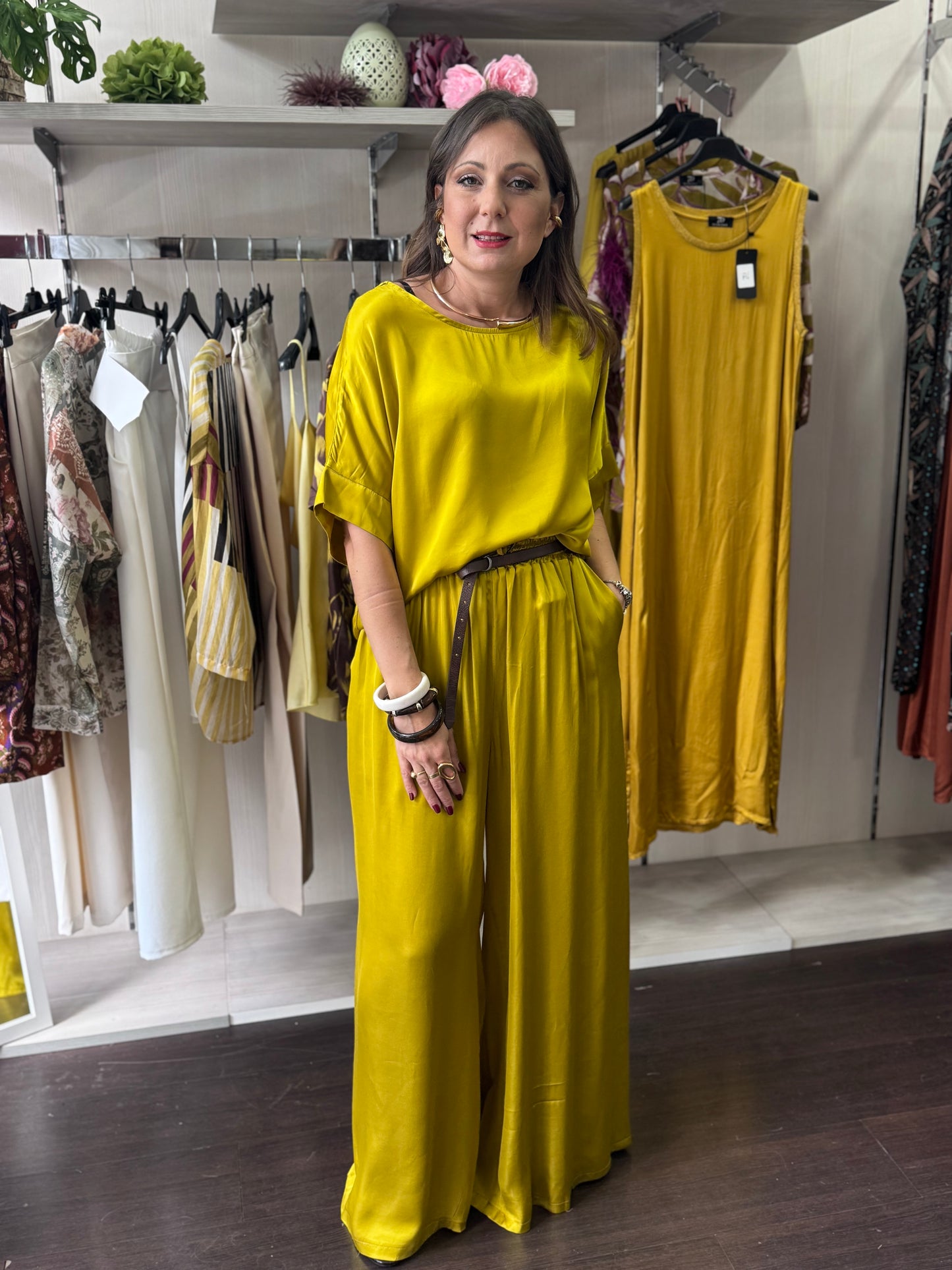 Maglia oro con scollo a giro