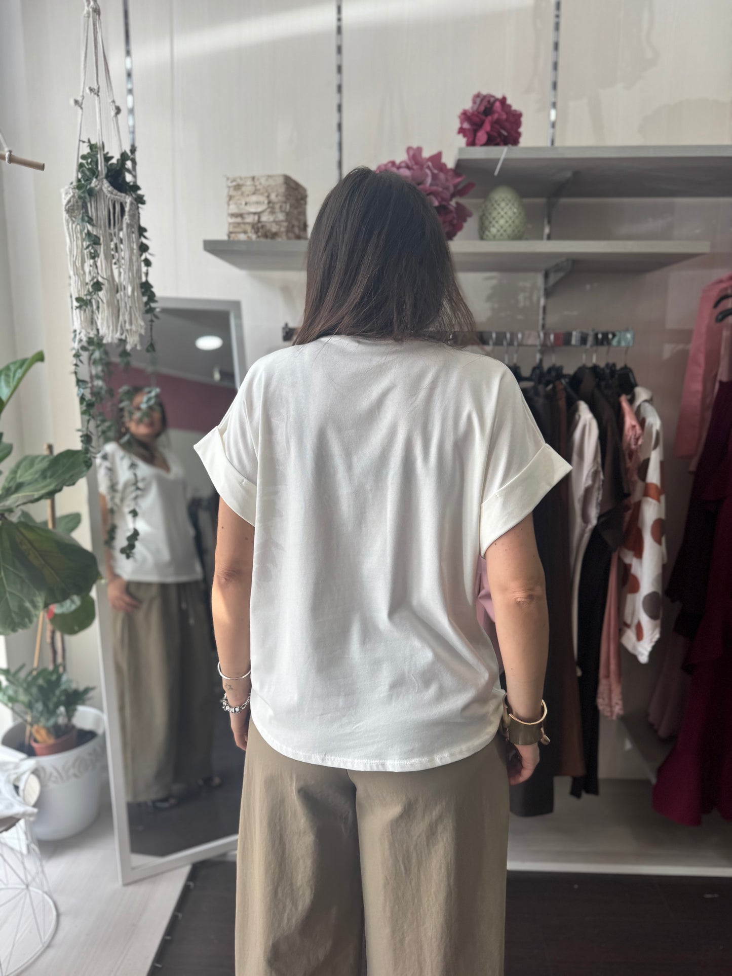 T-shirt basic bianca scollo a V