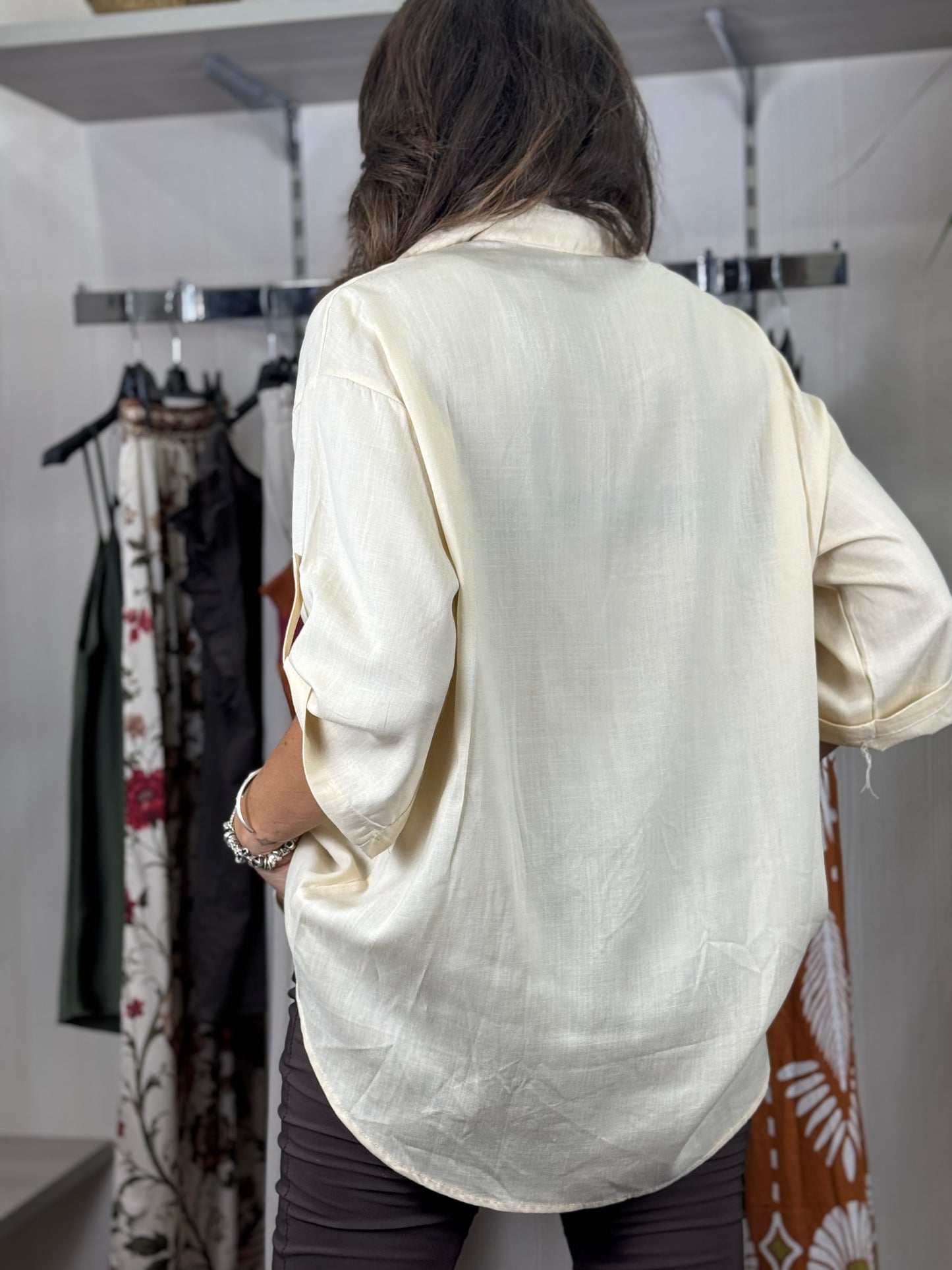 Camicia ricami crema