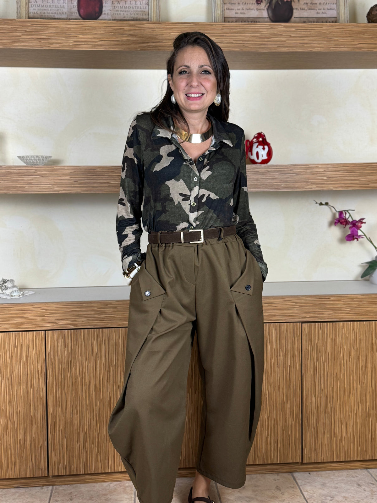 Pantalone fango con bottoni davanti