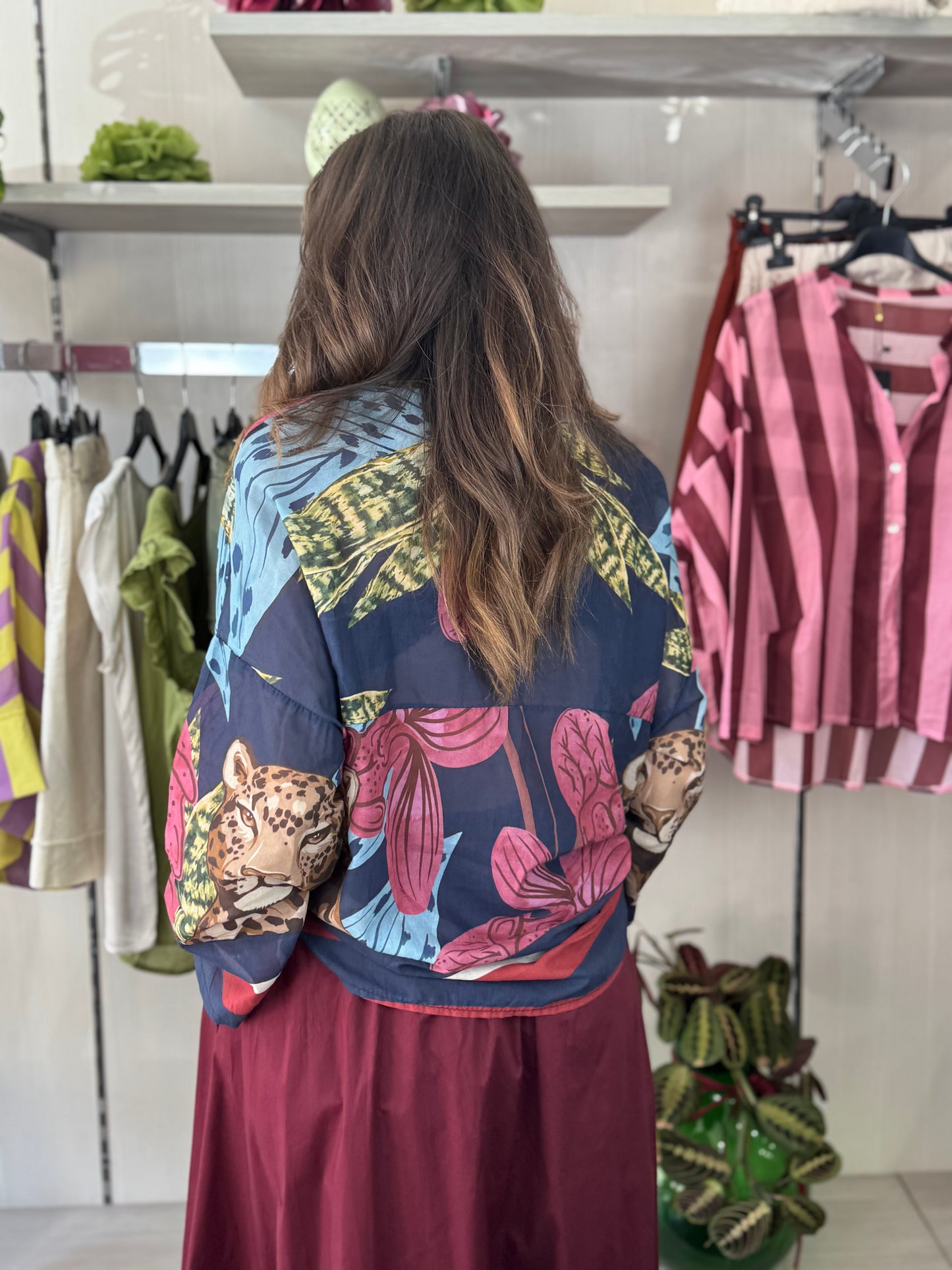 Camicia foglie e animali