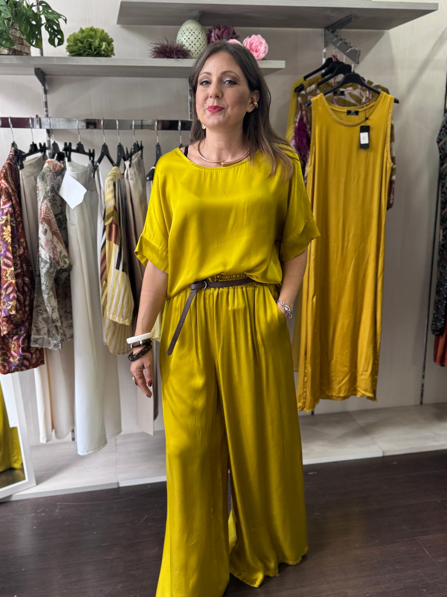 Maglia oro con scollo a giro