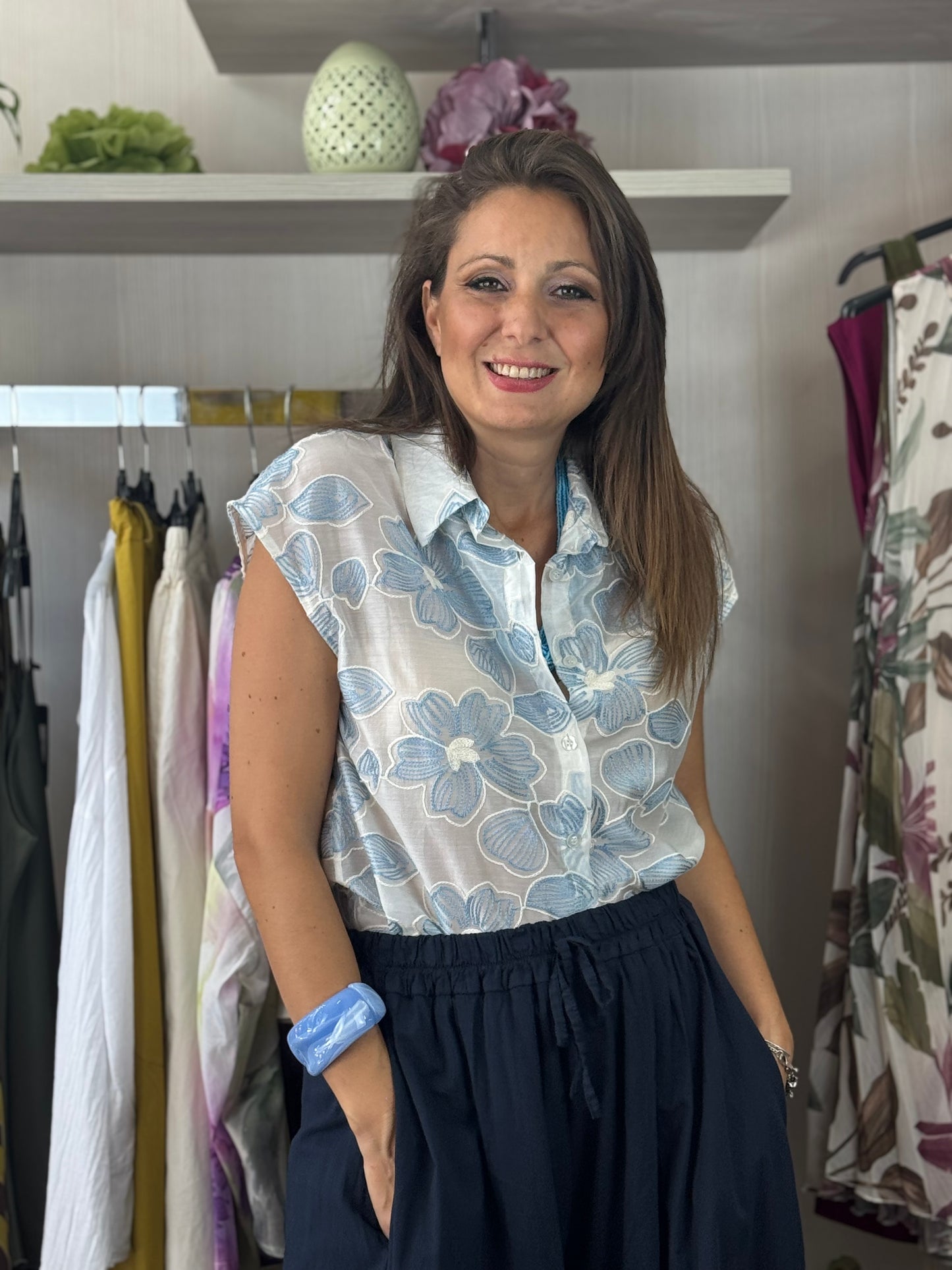 Camicia ricami celeste