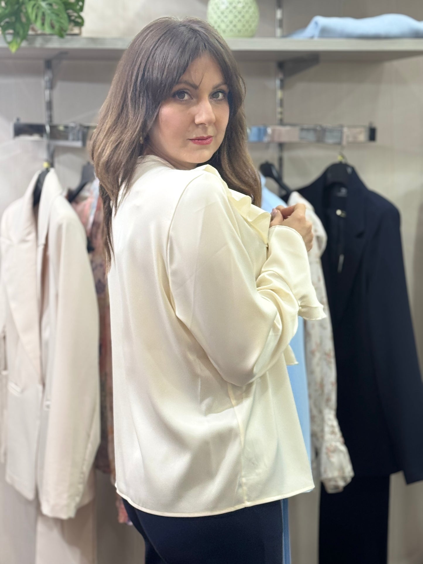 Blusa collana beige