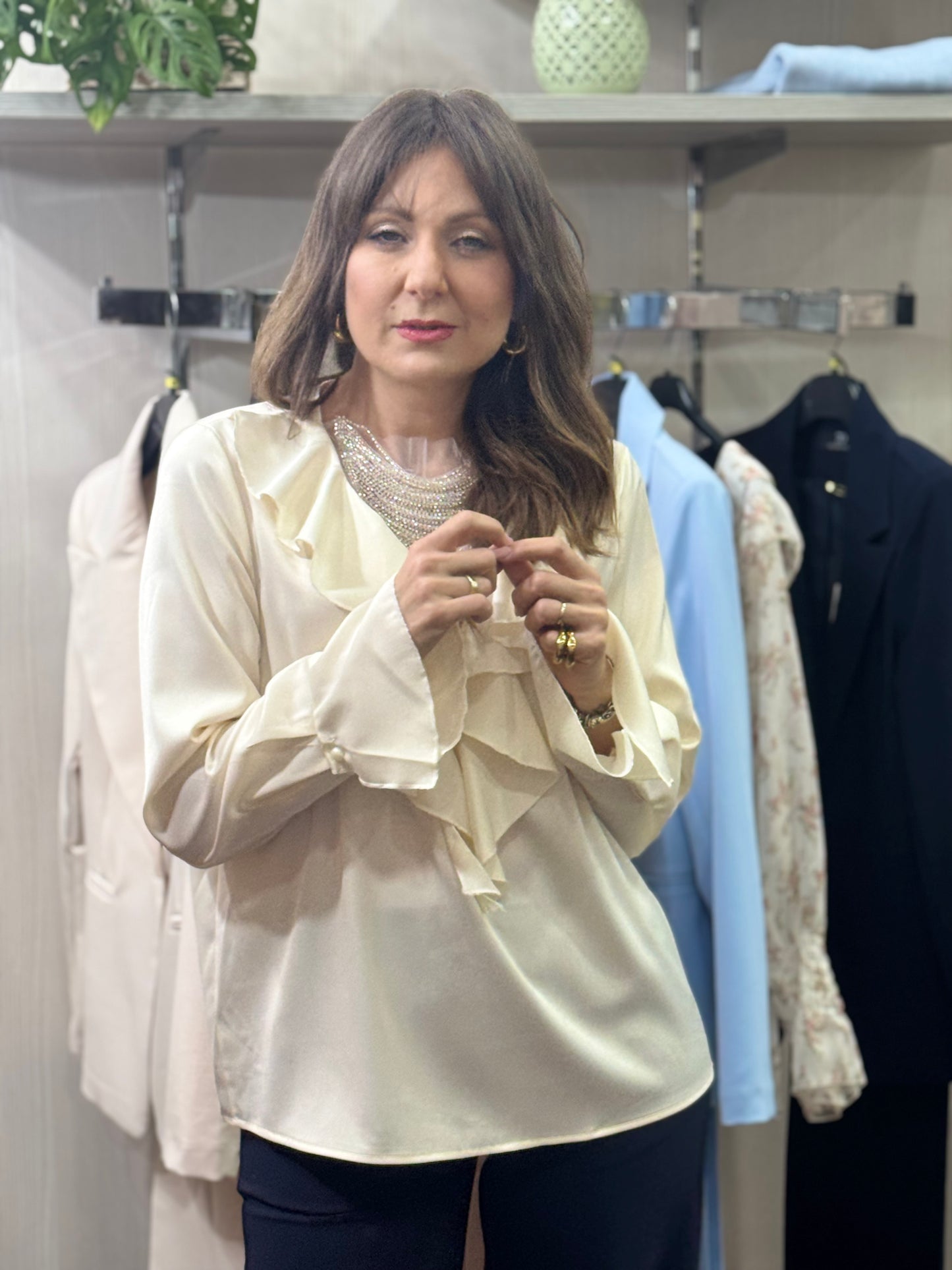 Blusa collana beige