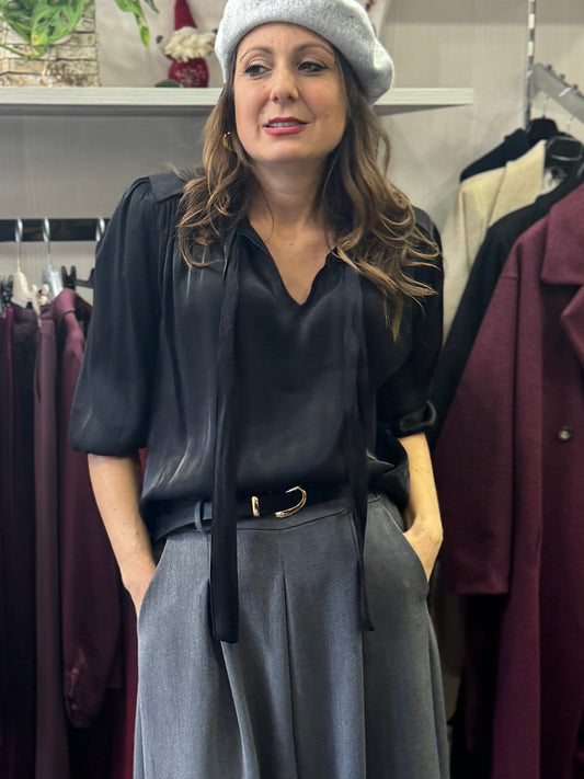 Blusa nera lucida
