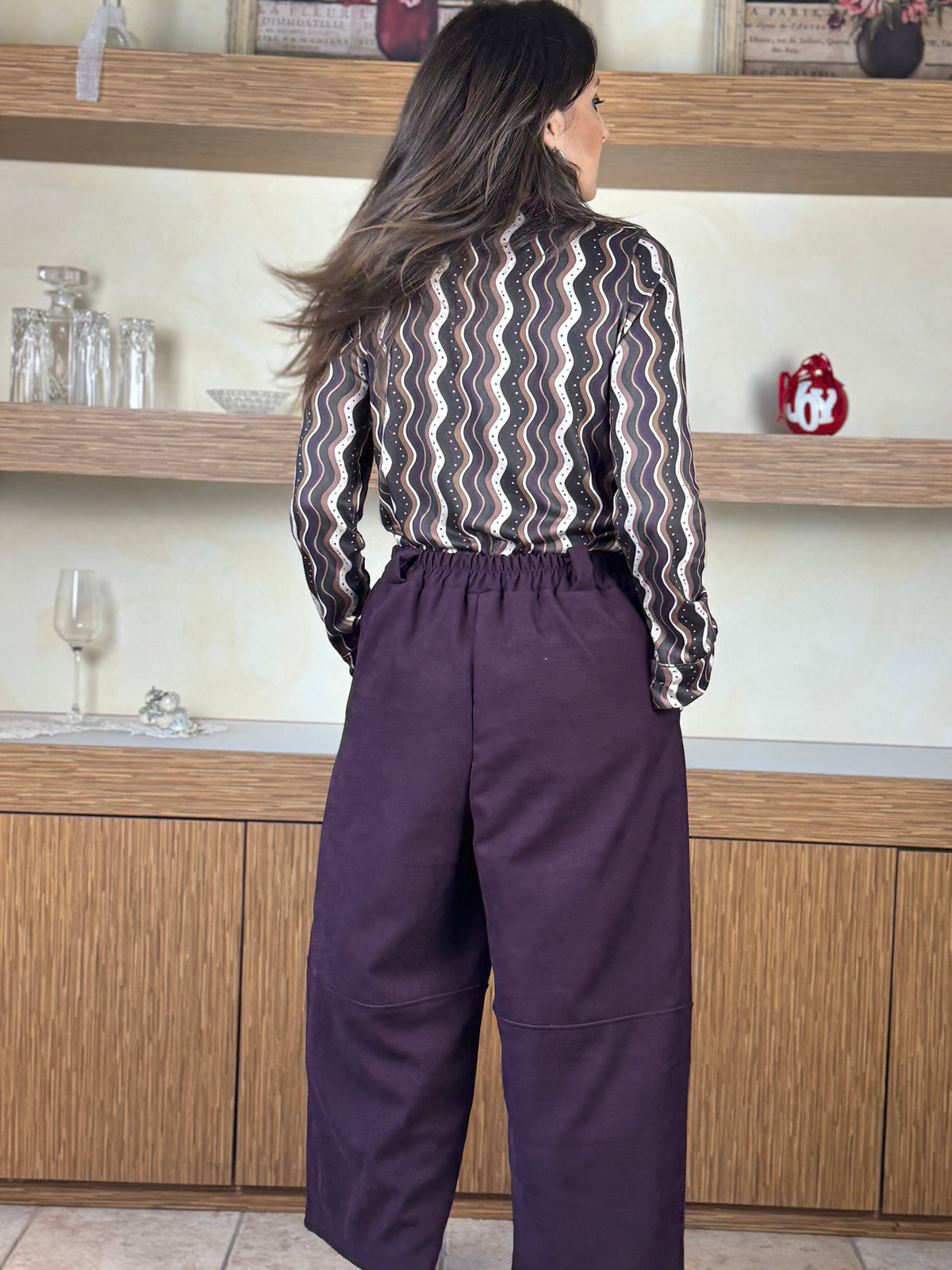 Pantalone prugna borchie su tasca