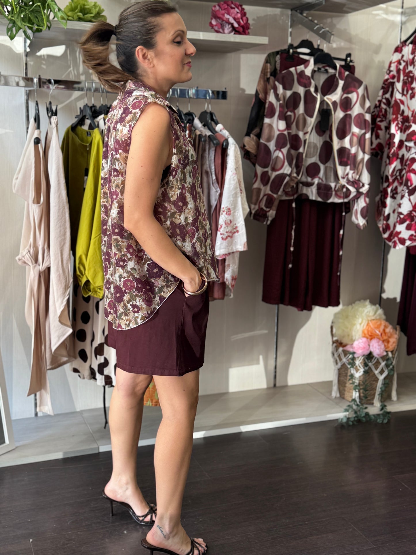 Camicia smanicata fantasia bordeaux