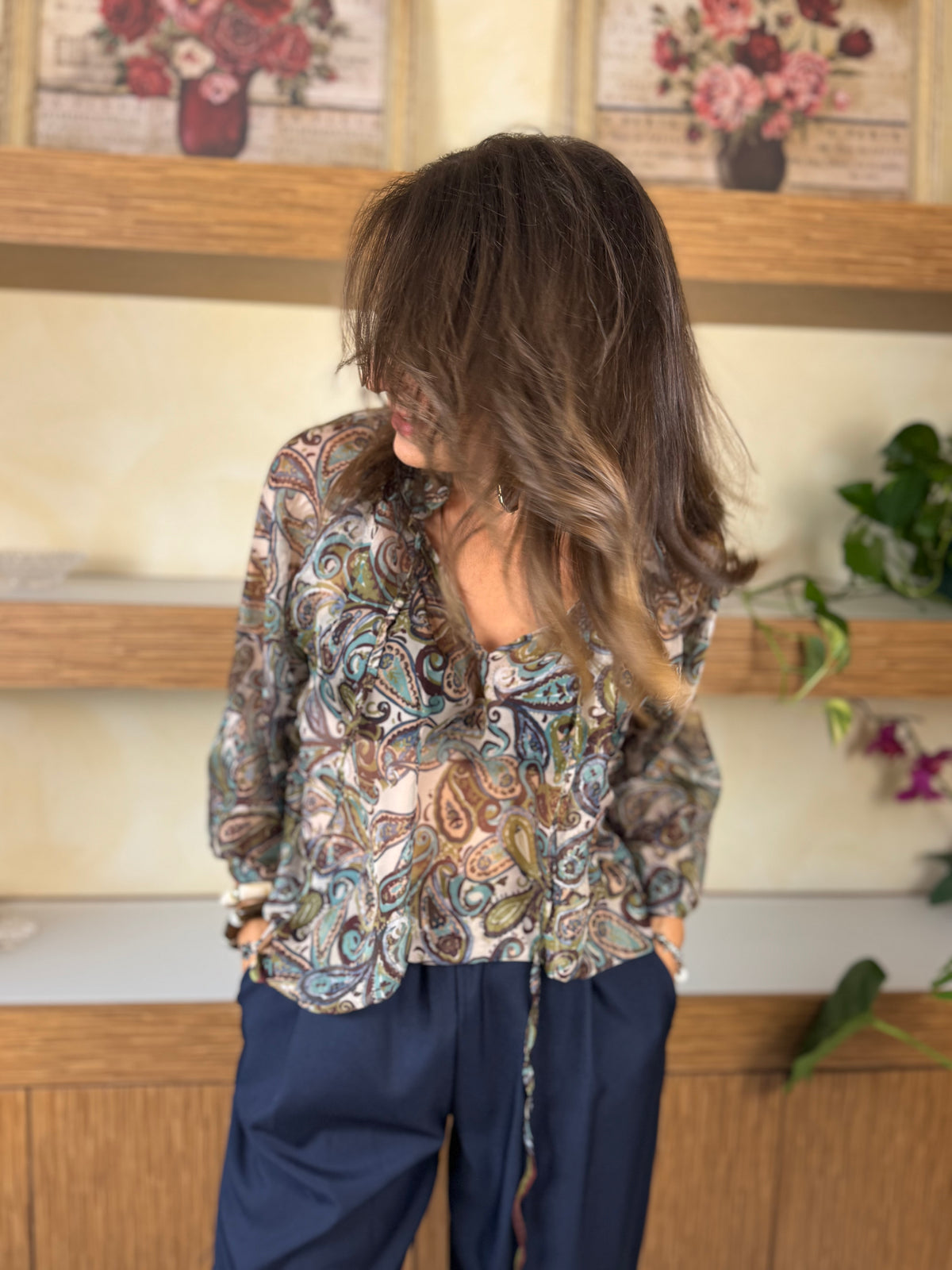 Blusa scollo a V con laccetti