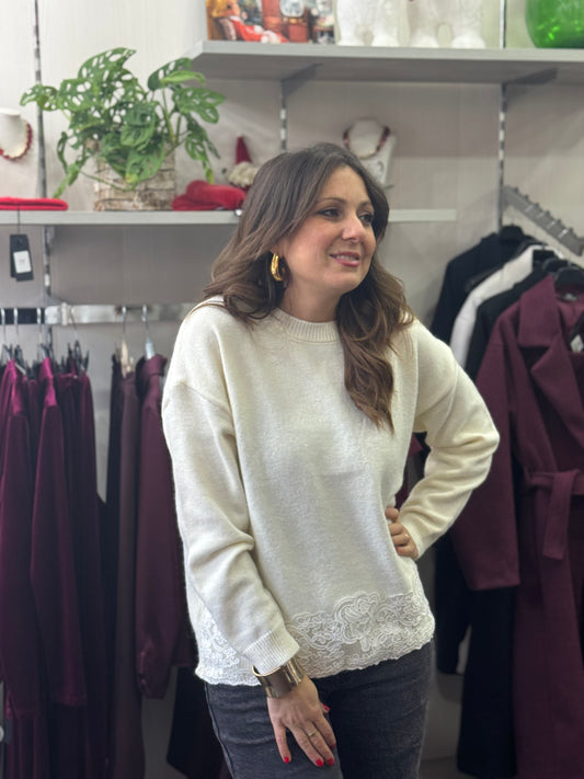 Maglioncino con pizzo panna